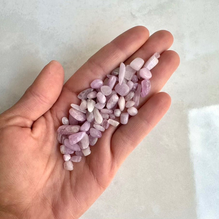 Kunzite Chips – Natural Kunzite Stones Lot, Small Healing Crystals for Love, Calm & Emotional Balance - FairyGardenGlow