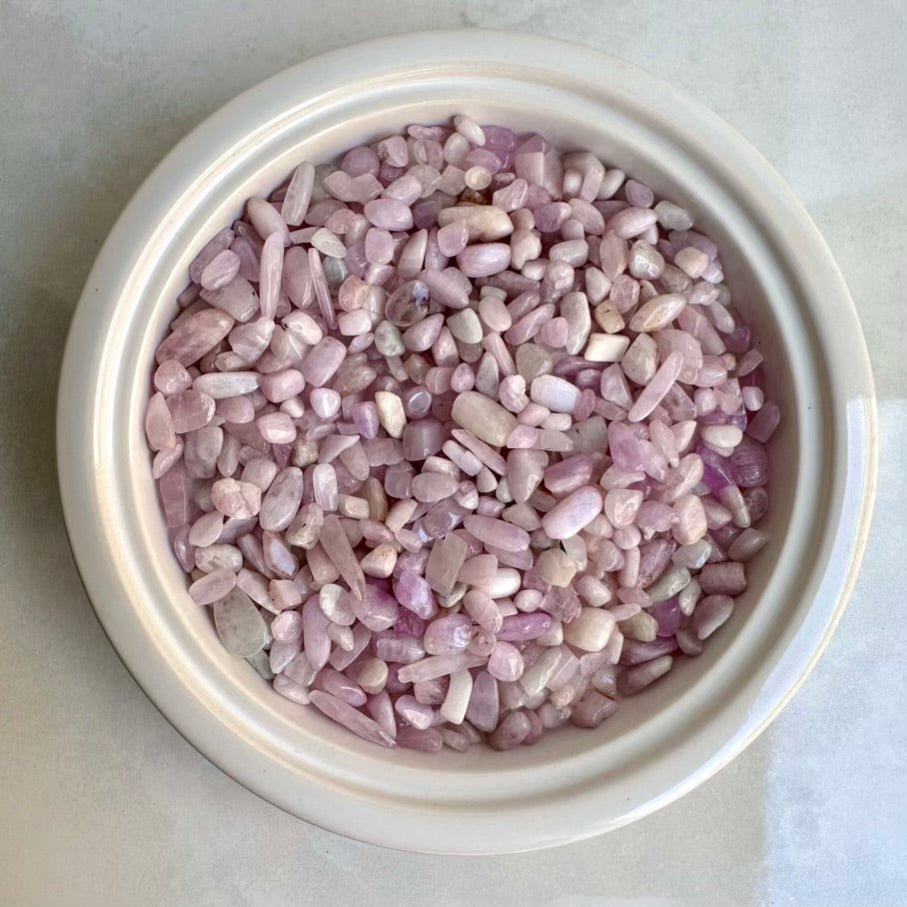 Kunzite Chips – Natural Kunzite Stones Lot, Small Healing Crystals for Love, Calm & Emotional Balance - FairyGardenGlow