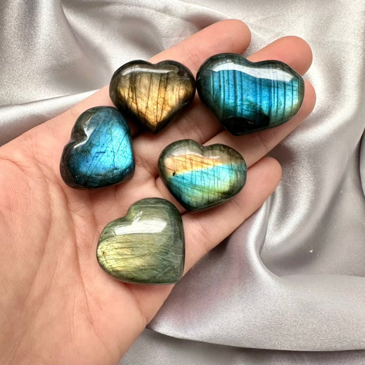 Labradorite Heart – Natural Polished Gemstone for Protection, Intuition & Energy Transformation (1 or 5 Pieces Set) - FairyGardenGlow