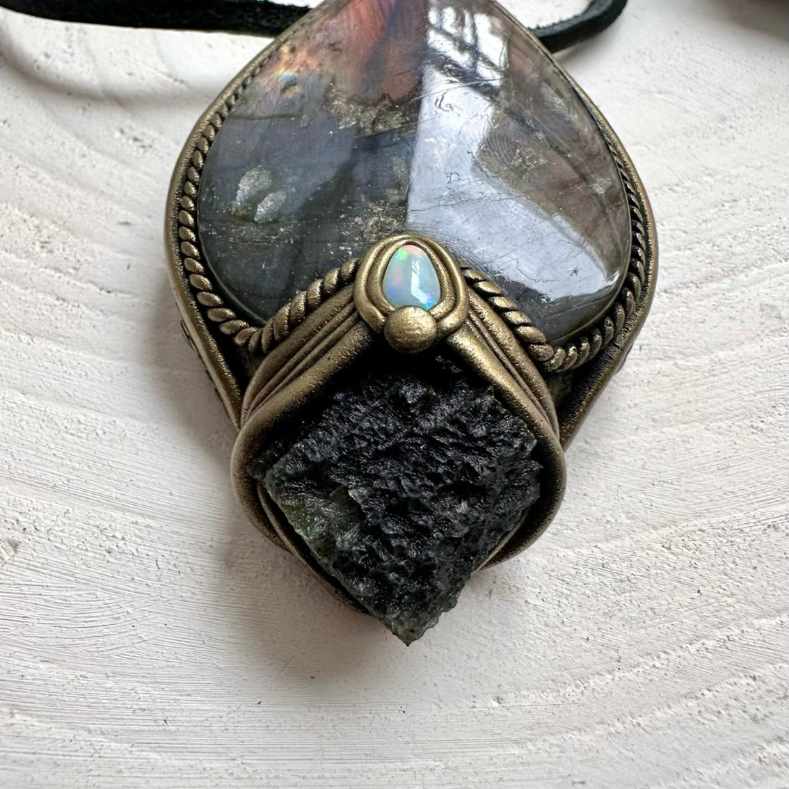 Healing stone necklace combining Labradorite, Moldavite and Opal
