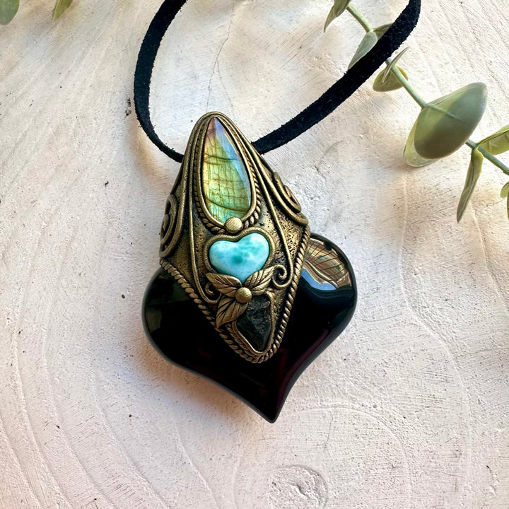 Handmade crystal necklace designed for meditation, mindfulness and positive energy.