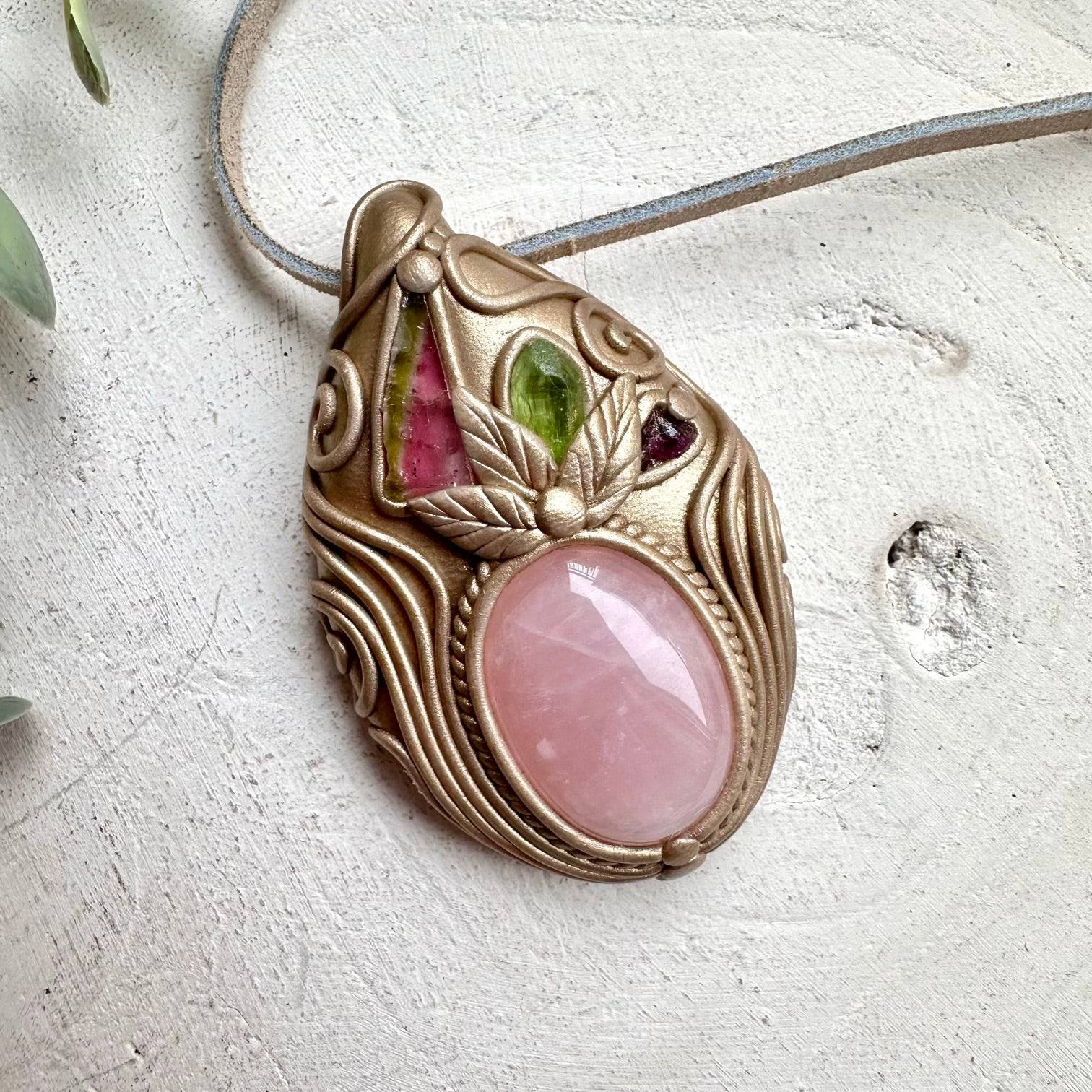 Healing crystal pendant with rhodolite garnet and tourmaline