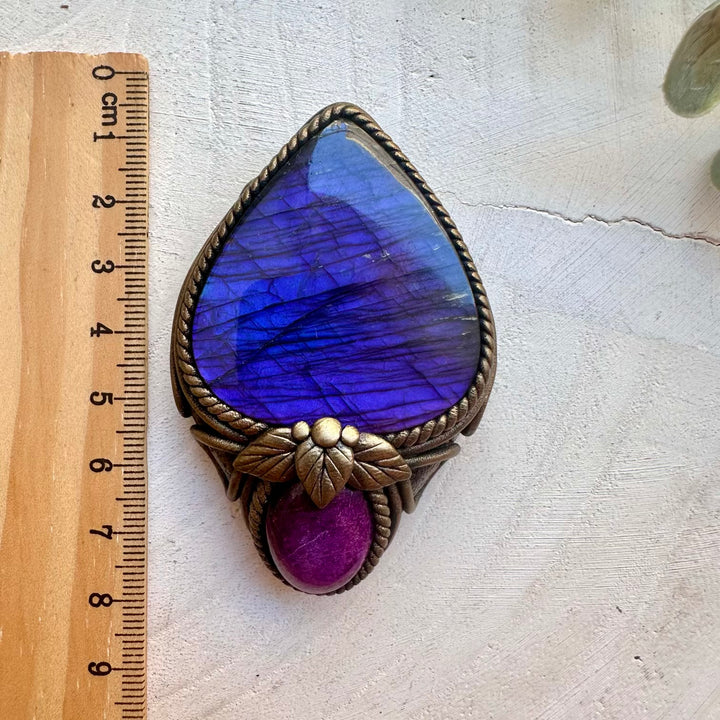 Energy healing necklace with labradorite stone