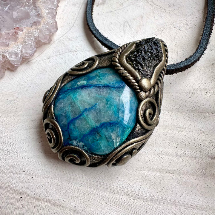Energy pendant with moldavite and quantum quattro