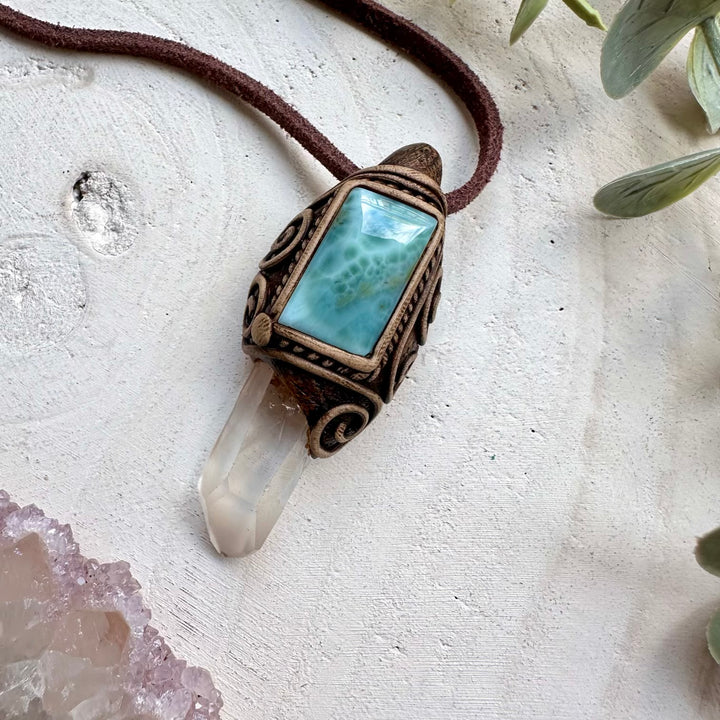 Healing crystal pendant with quartz and larimar