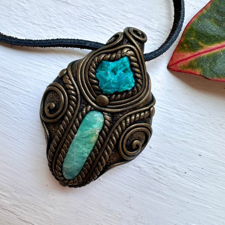 Boho jewelry protection amulet necklace green and blue healing crystal design