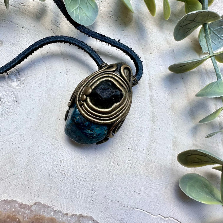 Handmade necklace with shattuckite and raw moldavite