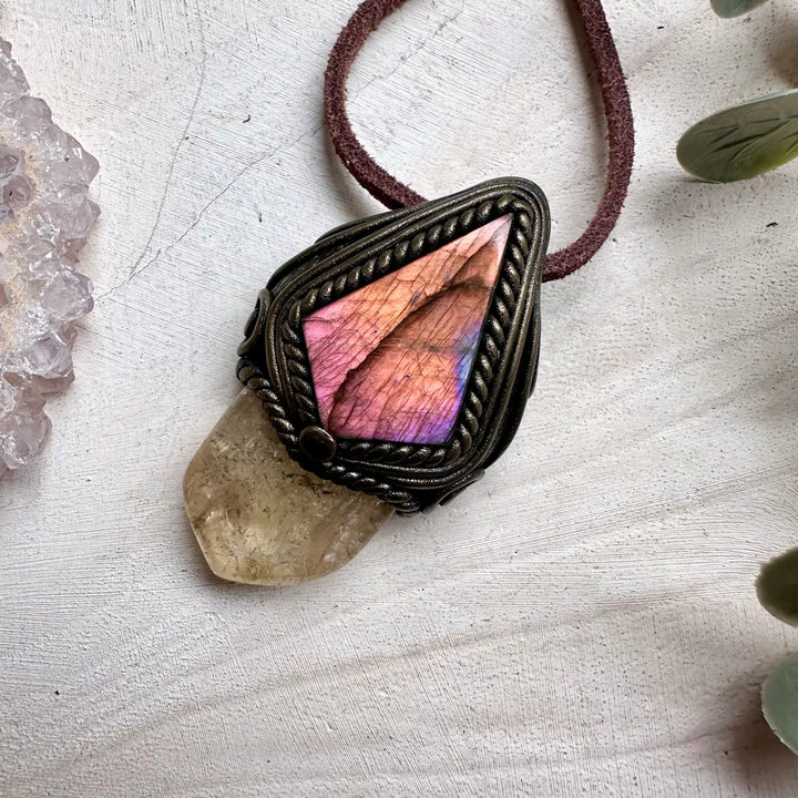 Healing crystal pendant with citrine and sunset labradorite