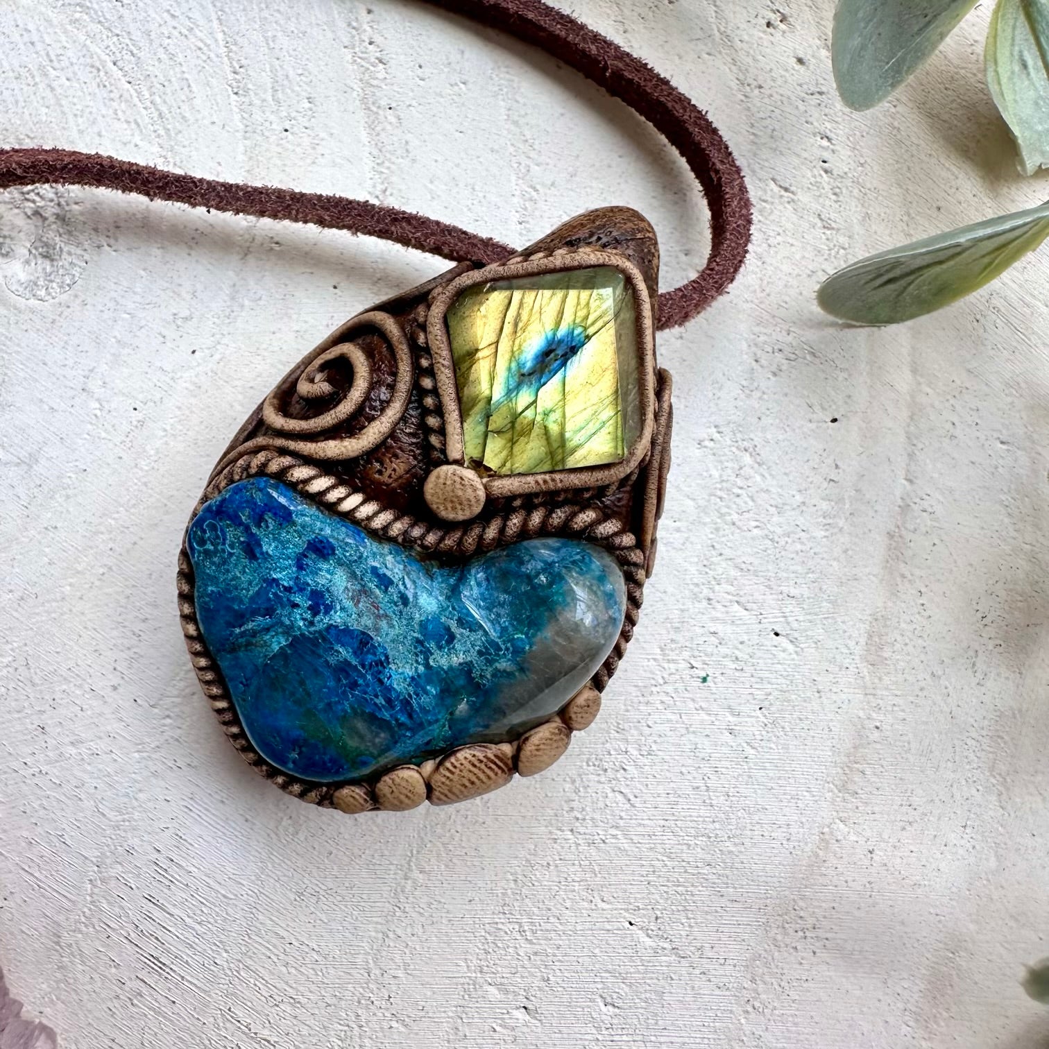Shattuckite and labradorite healing crystal necklace