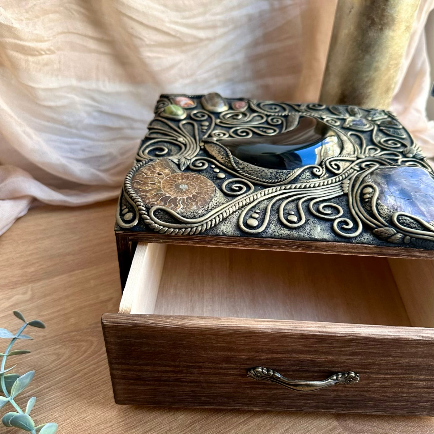 Wooden box decorated with Sunstone, Citrine, Vesuvianite and Tanzanite