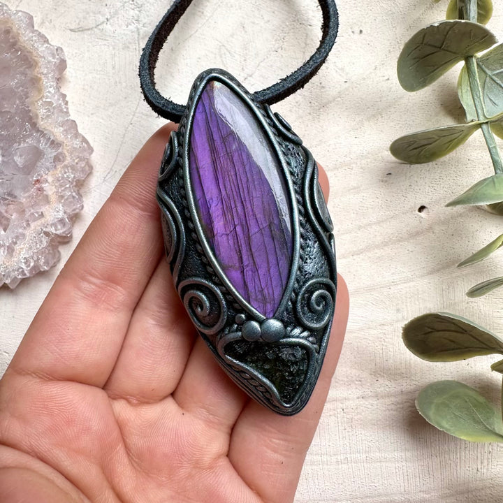 Labradorite and moldavite healing crystal necklace